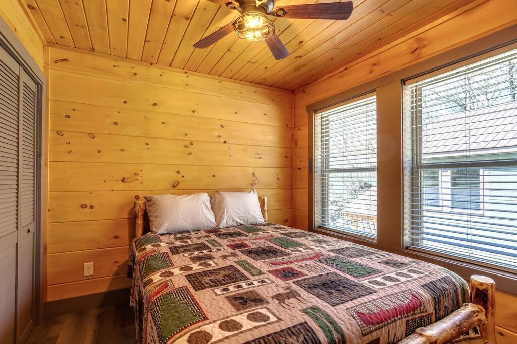 Dancing Bear Cabin- Relax & Enjoy! Sevierville Exterior foto