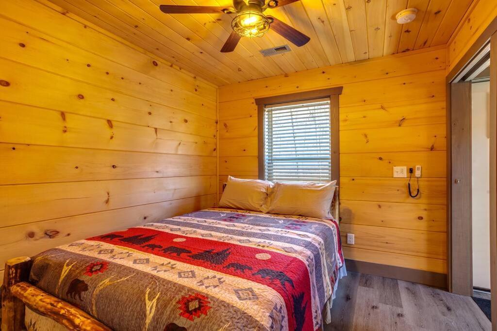 Dancing Bear Cabin- Relax & Enjoy! Sevierville Exterior foto