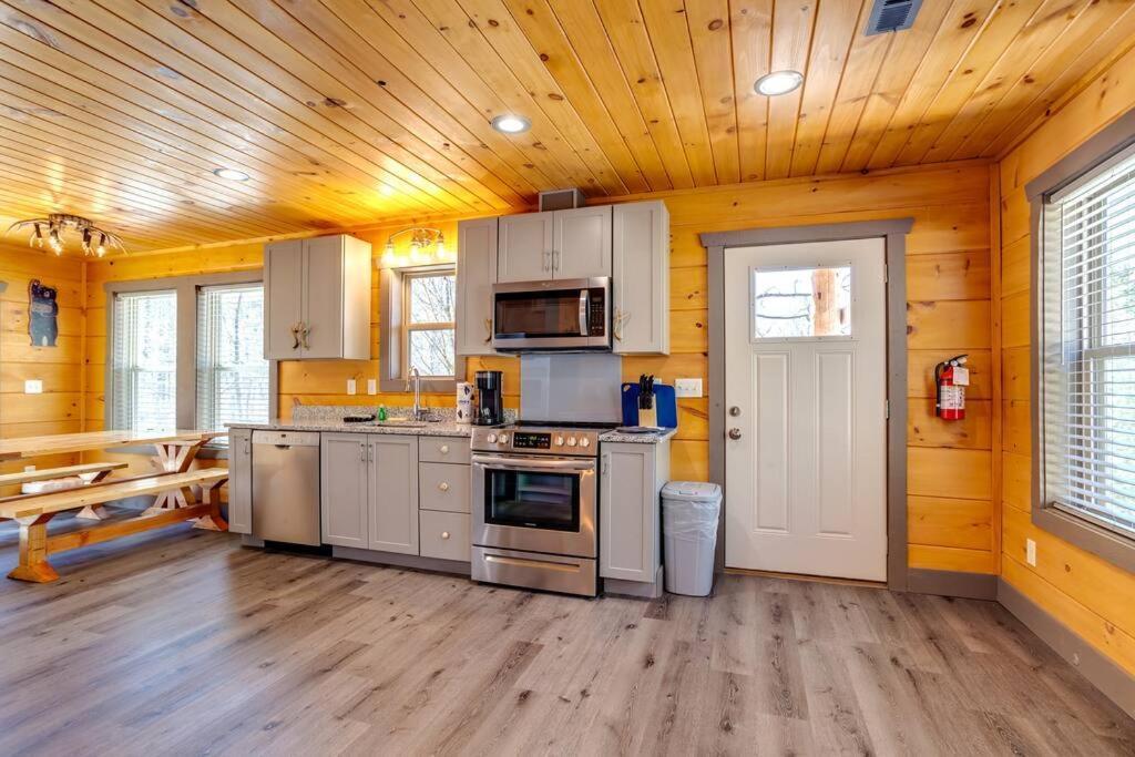 Dancing Bear Cabin- Relax & Enjoy! Sevierville Exterior foto